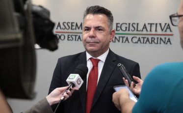 Frente Parlamentar busca nova opção para disponibilizar GNL