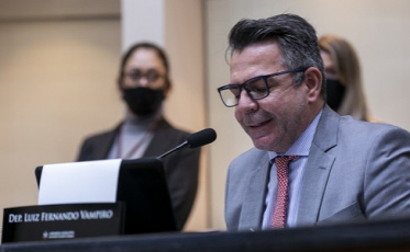 Relatório da comissão do impeachment será entregue nesta segunda-feira