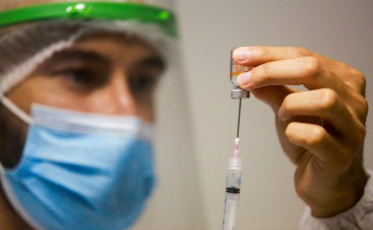 Mais de 200 mil doses de vacinas contra a Covid-19 chegam a Santa Catarina