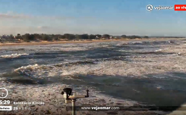 Mar agitado em Balneário Rincão