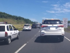 Remoção de carro gera congestionamento na Via Rápida