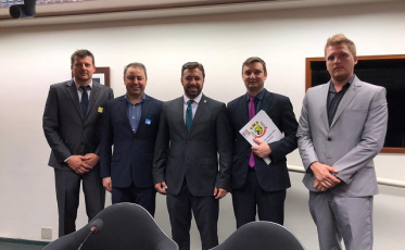 Vice-prefeito vai a Brasília em busca de recursos