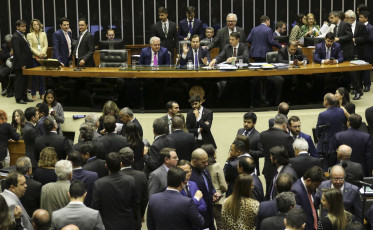 Com 370 votos, Câmara aprova reforma da Previdência