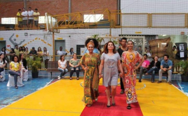 Desfile apresenta moda sustentável no Cedup