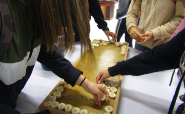 Arte com materiais descartados está em exposição no Jorge Zanatta