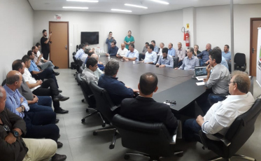 Comitiva do sul promete ir à Celesc na segunda-feira