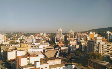 Pode ter chuva durante a tarde