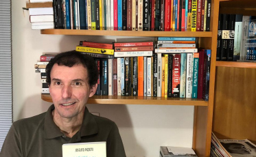 Obra de autor criciumense em destaque na Feira do Livro