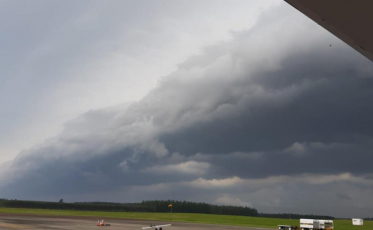 Mau tempo suspende voo em Jaguaruna
