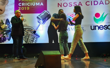 Segunda noite do Festival Uma Canção para Criciúma empolgou