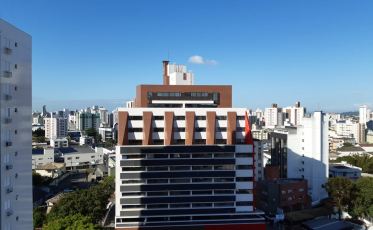 Massa de ar polar sobre o Atlântico e máxima de 28ºC nesta segunda-feira