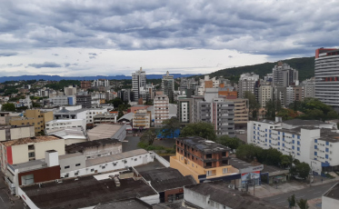 Céu carregado e um pouco de chuva para a quarta-feira