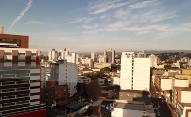 Calor de rachar na sexta e frente fria no fim de semana
