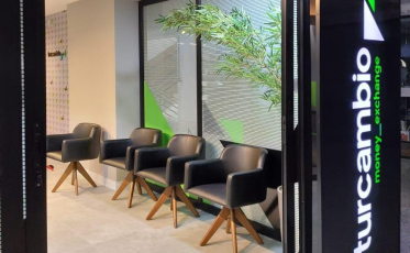 Empresa catarinense oferece dólar pelo menor custo do país