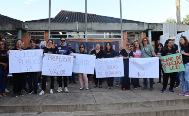Sinte não vê avanços em negociação e mantém greve dos professores