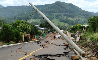 Senador quer destinar fundão eleitoral para reconstrução do RS
