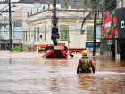Bombeiros catarinenses já resgataram mais de 300 pessoas no RS