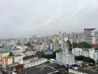 Tempo segue nublado e chuvoso até domingo; confira a previsão