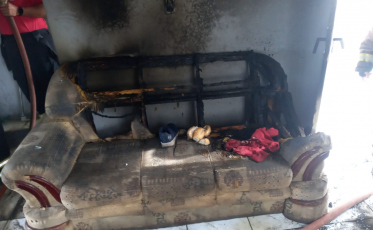 Bombeiro de folga apaga incêndio com mangueira de jardim no Rincão