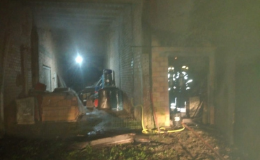 Edícula de tornearia pega fogo em Araranguá