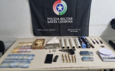 PM prende dois envolvidos em tráfico de drogas durante operação em Araranguá