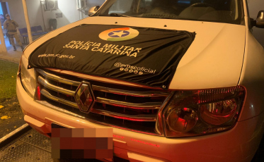 Trio é preso dirigindo carro roubado em Criciúma