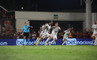 De virada: Criciúma vence Atlético/GO e sai do Z4