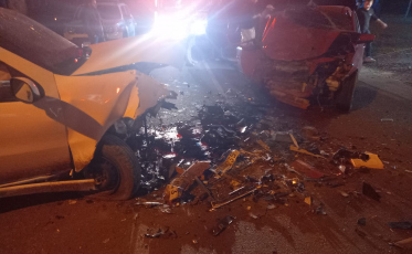 Jacinto Machado: acidente deixa três pessoas feridas e carros destruídos