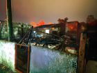 Incêndio destrói casa em Praia Grande