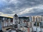 Quarta será marcada por tempo nublado e chuva a partir do fim de tarde