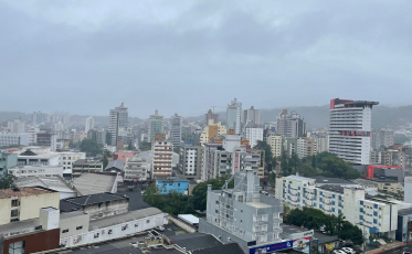 Segunda começa chuvosa mas tempo deve melhorar durante a semana