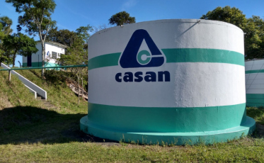 Rompimento de rede de distribuição afeta abastecimento de água em Criciúma