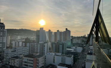 Calor marca esta quinta com temperaturas chegando aos 28ºC