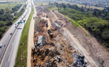 CCR realiza detonação de rochas na BR-101 Sul em Capivari de Baixo nesta quarta-feira