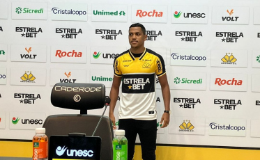 Pedro Rocha é apresentado e diz que pode atuar tanto na ponta quanto como centroavante