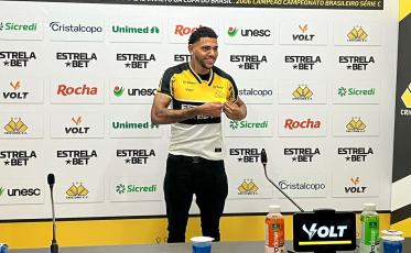 Ambidestro, Popó promete buscar gols com a camisa do Criciúma 