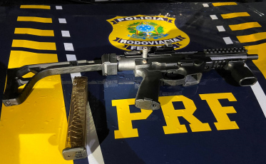 Adolescente é apreendido com submetralhadora artesanal em Tubarão