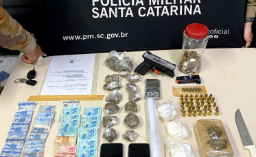 Casal é preso em Siderópolis com drogas, armas e munições