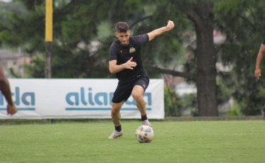 Criciúma treina parte tática, finalizações e bolas paradas