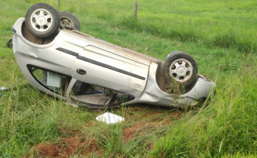 Jovem fica inconsciente após capotamento em Içara