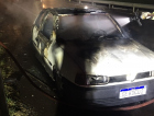 Carro pega fogo na BR-101 em Araranguá