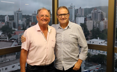 Nomes & Marcas recebe o dentista e empreendedor Velcides Fabris