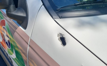 Criminoso em fuga atira em viatura da PM em Criciúma