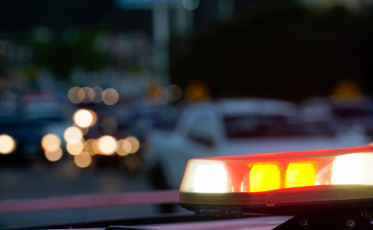 Motorista tenta fugir da polícia, quase causa acidentes e é preso em Tubarão