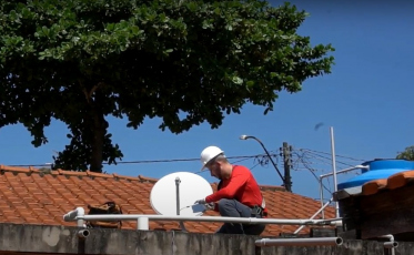 Adoção das novas parabólicas digitais avança lentamente em Criciúma: apenas 7% das famílias aptas buscaram entidade
