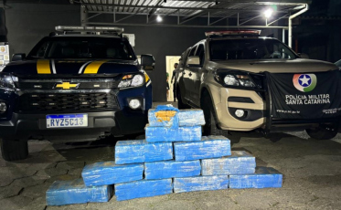 Carro abandonado com 120 quilos de maconha é apreendido em Tubarão