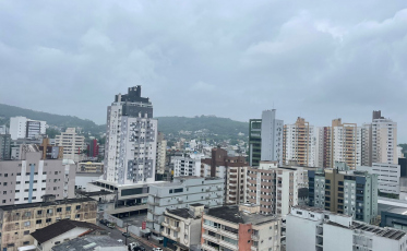 (Áudio) Frente fria deixa região com clima instável e temperaturas mais amenas