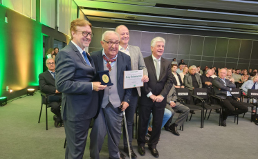 (Áudio e vídeo) Reencontros e celebração em noite de homenagens na Acic