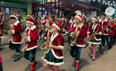 Devido à chuva, desfile de Natal da Santa Luzia é adiado