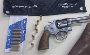 Idoso é preso com revólver em Forquilhinha